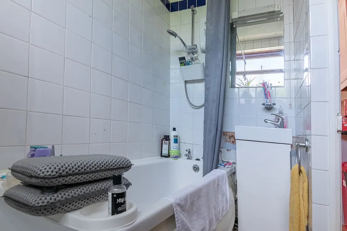 property photo 8 of 31