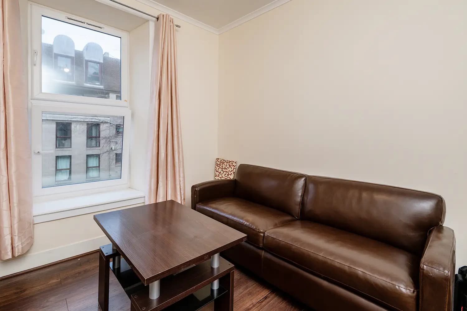 property photo 4 of 16