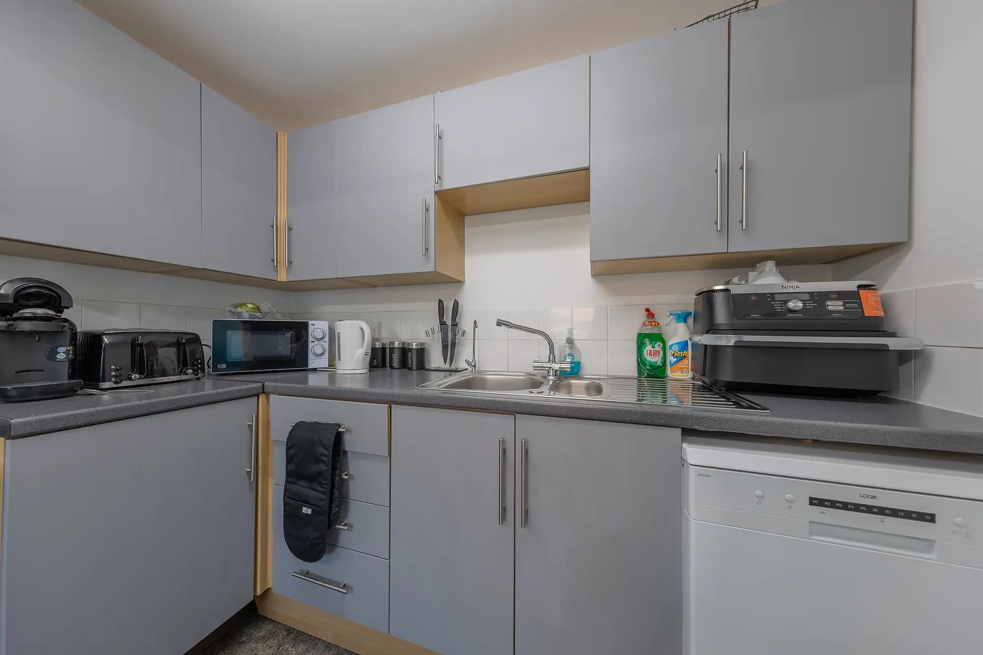 property photo 14 of 33