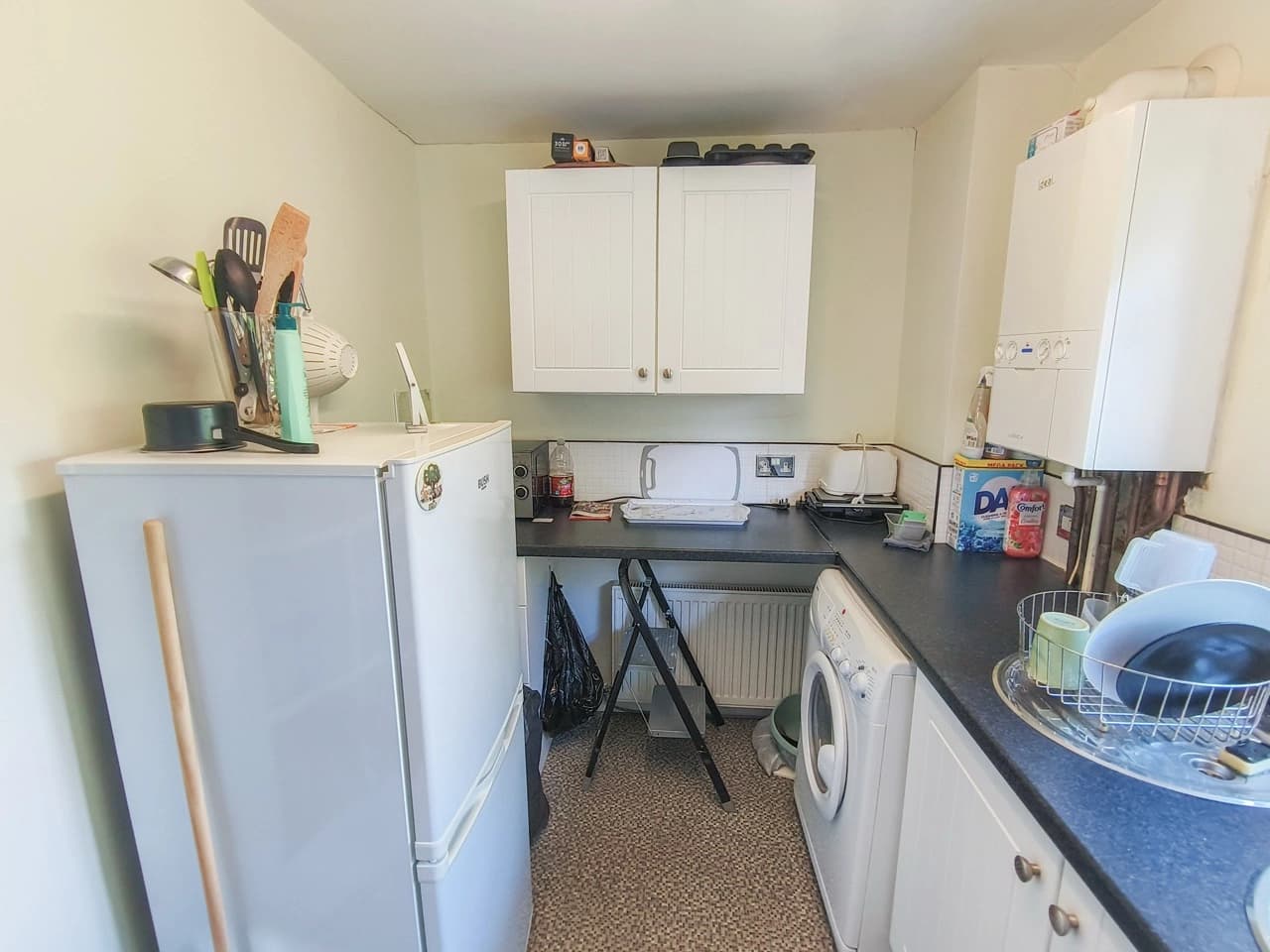 property photo 6 of 15