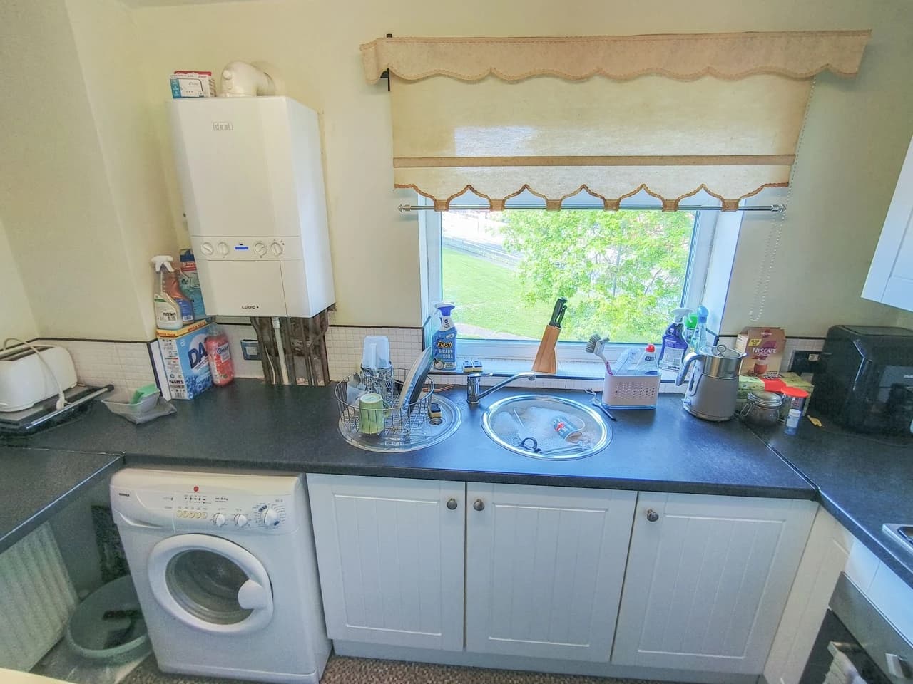 property photo 4 of 15