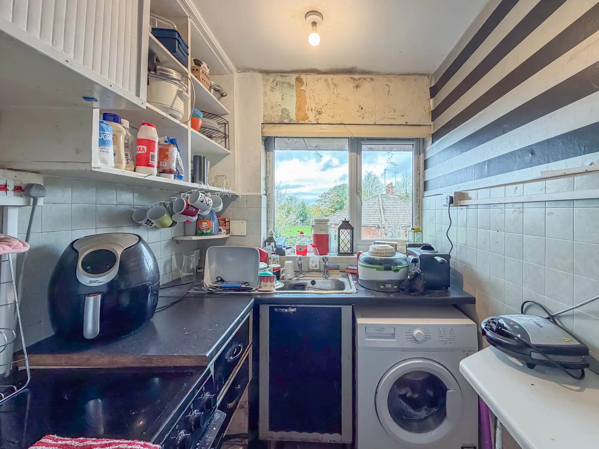 property photo 7 of 17