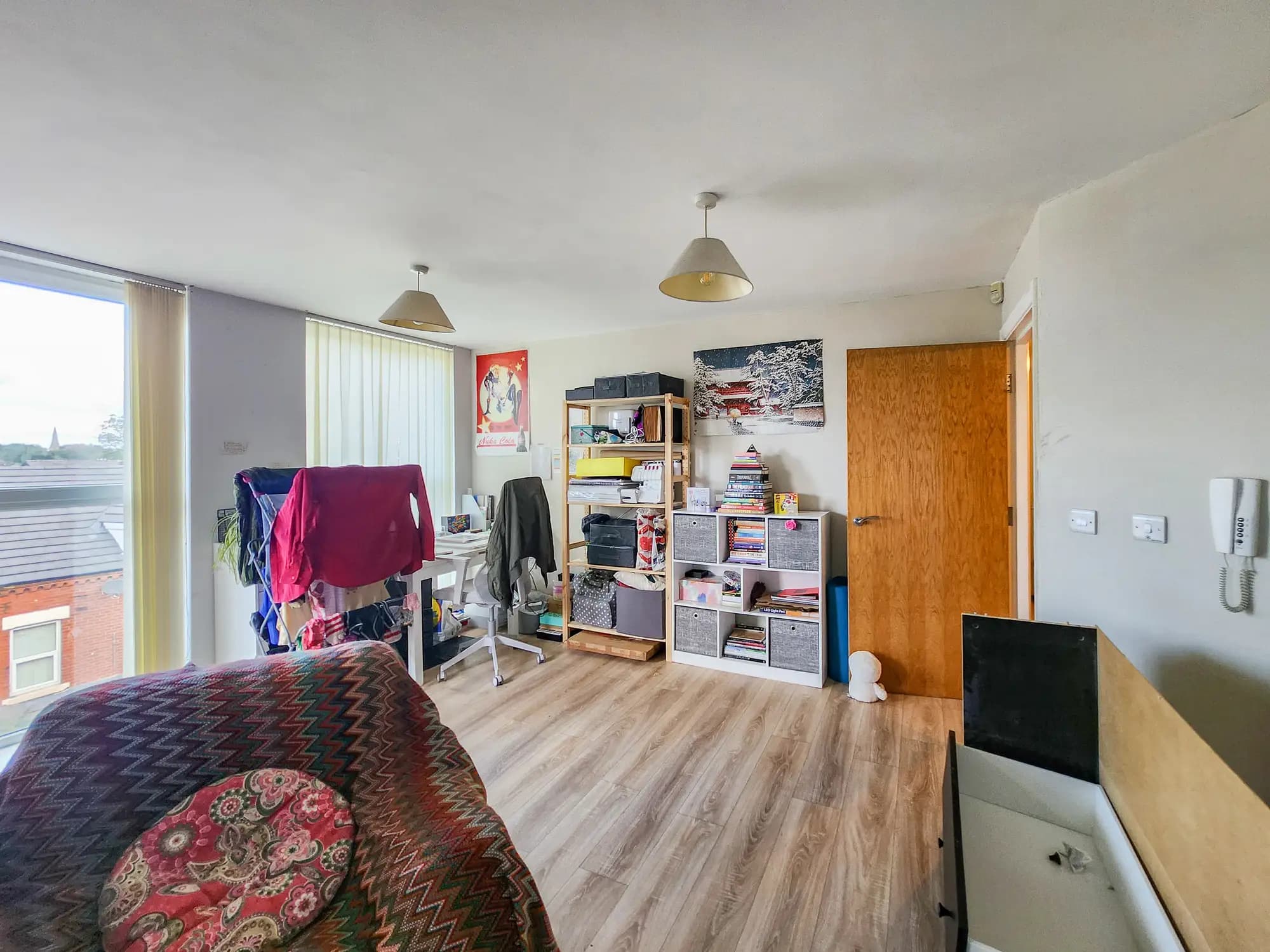 property photo 4 of 18