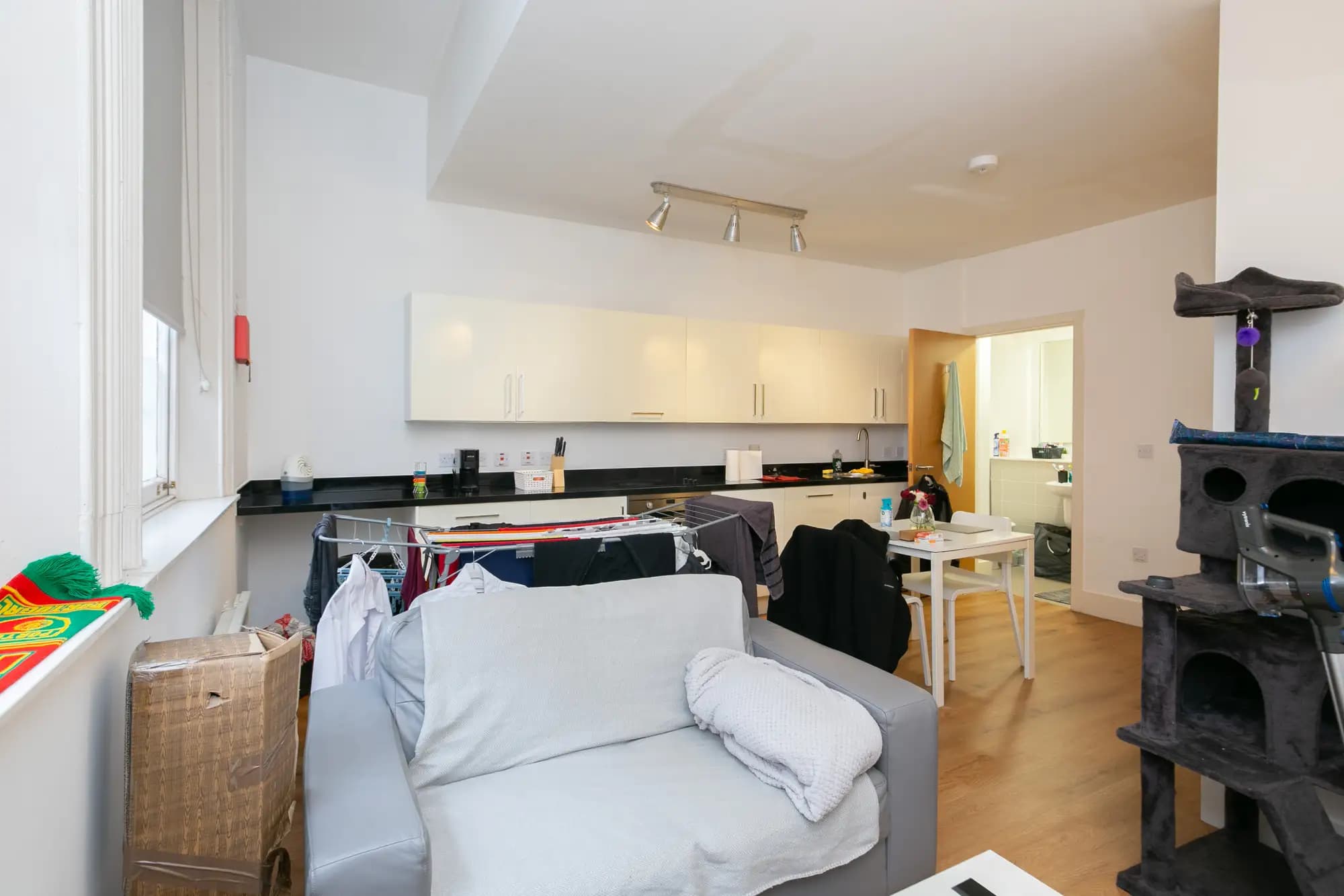 property photo 11 of 29