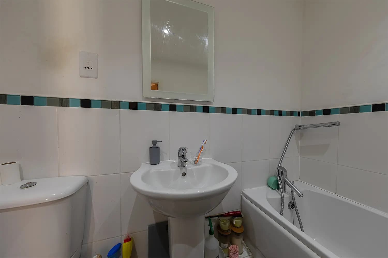 property photo 9 of 15