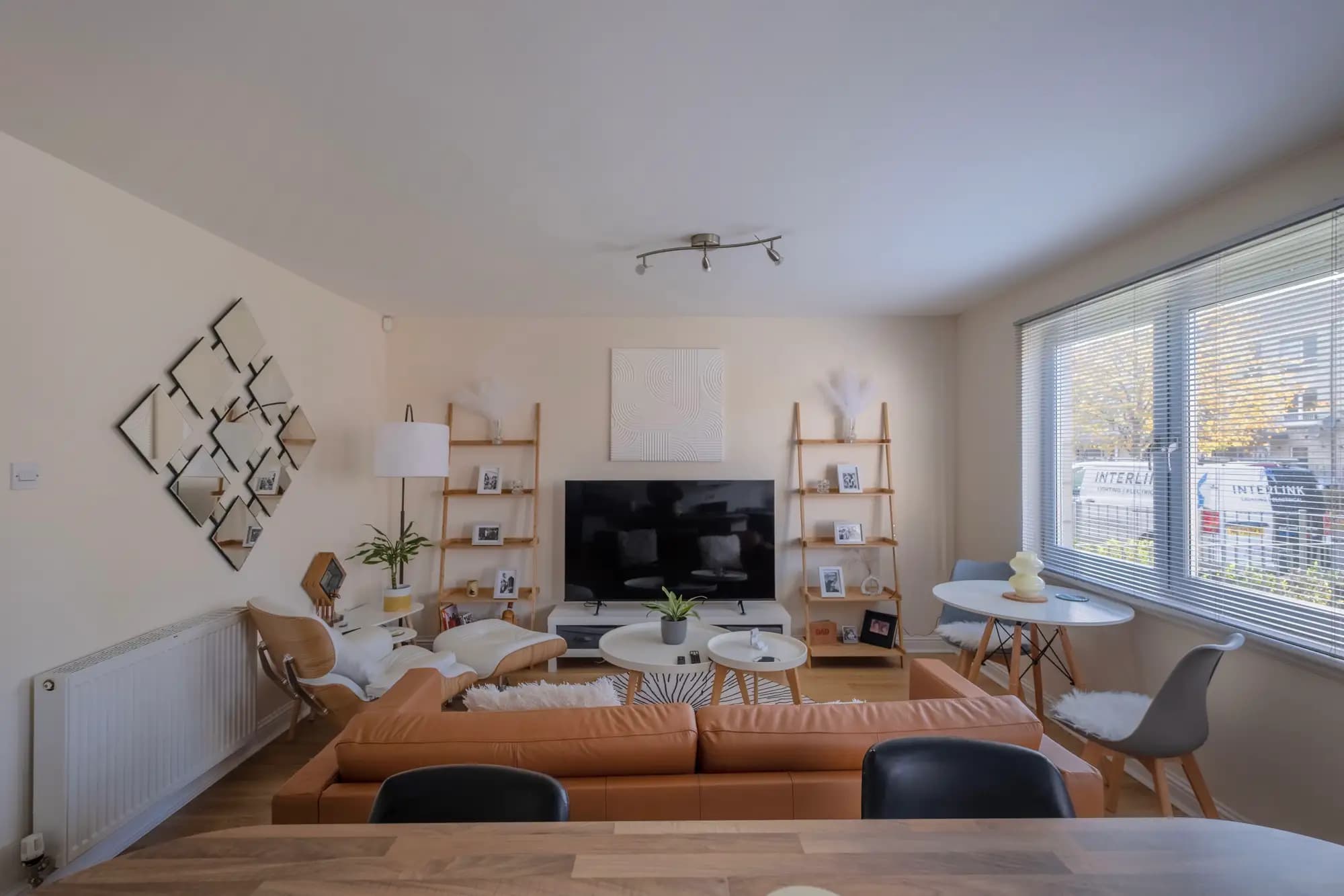 property photo 5 of 28