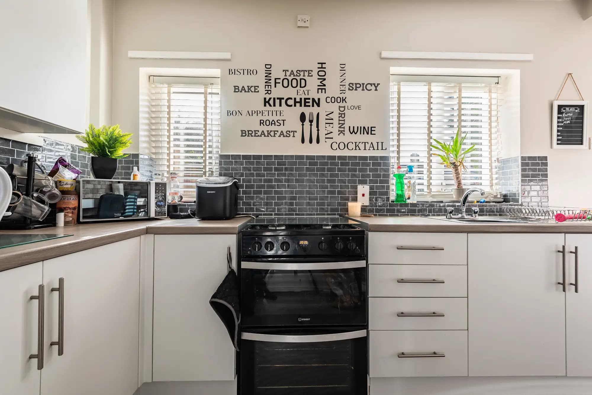 property photo 8 of 27