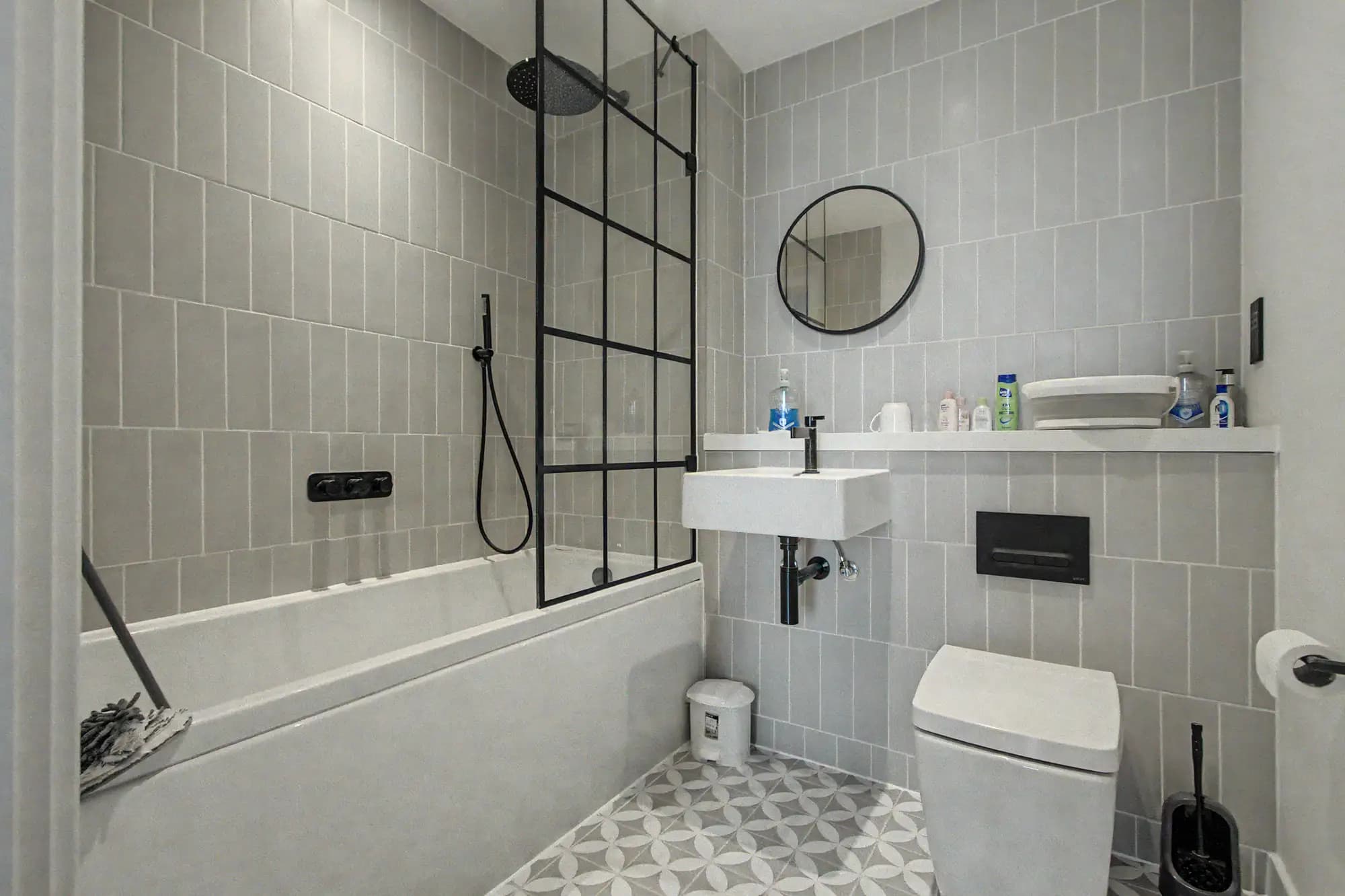 property photo 21 of 31