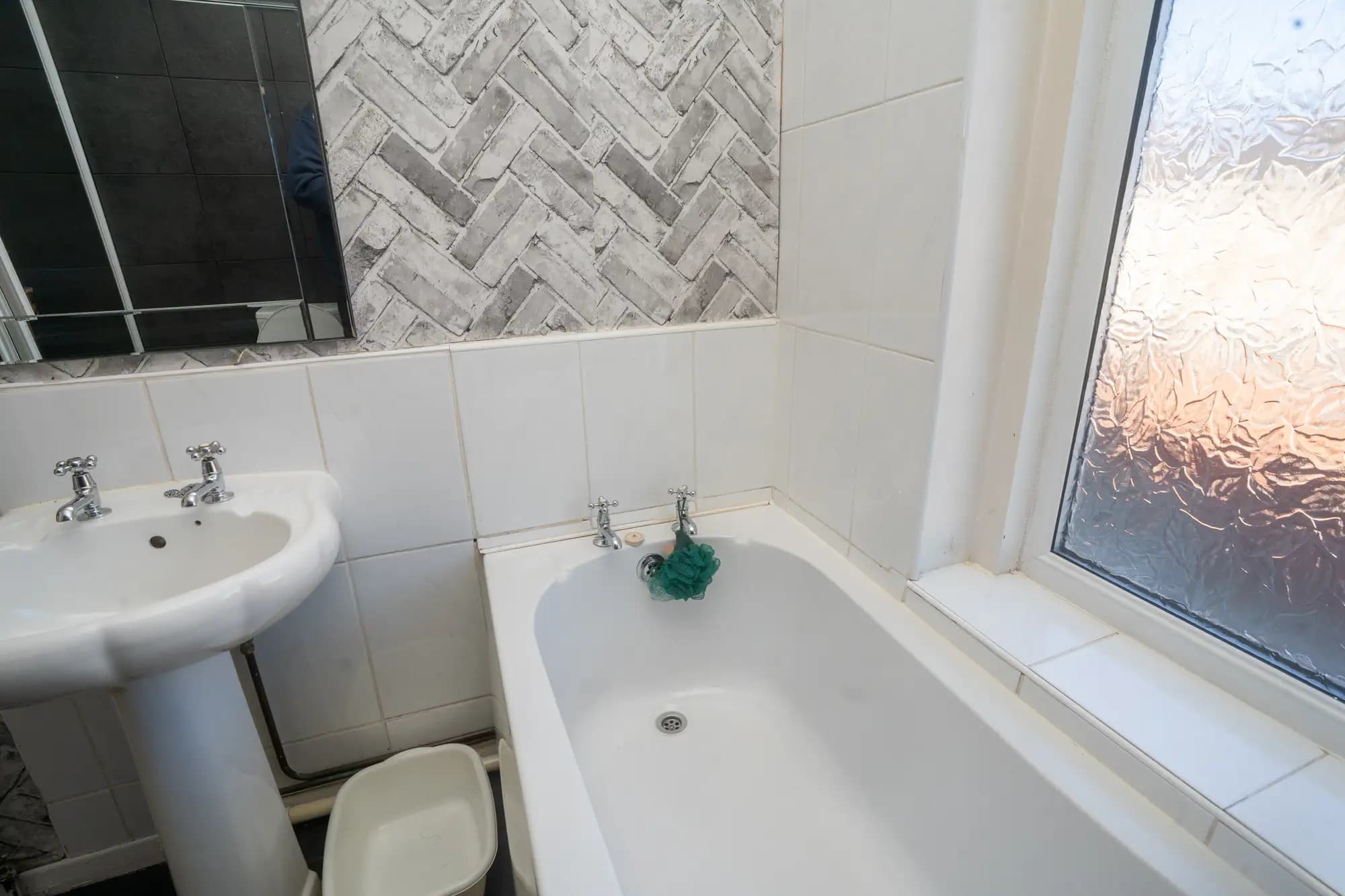 property photo 9 of 18
