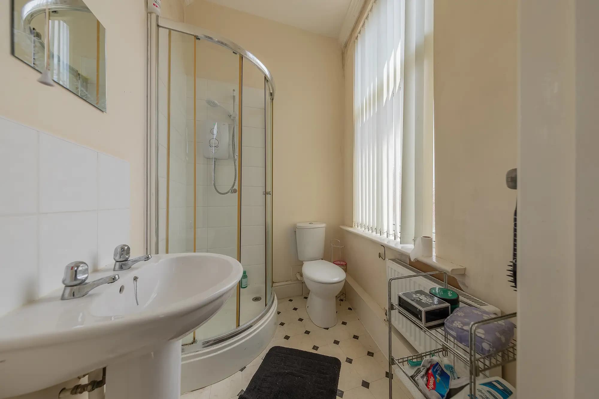 property photo 9 of 23