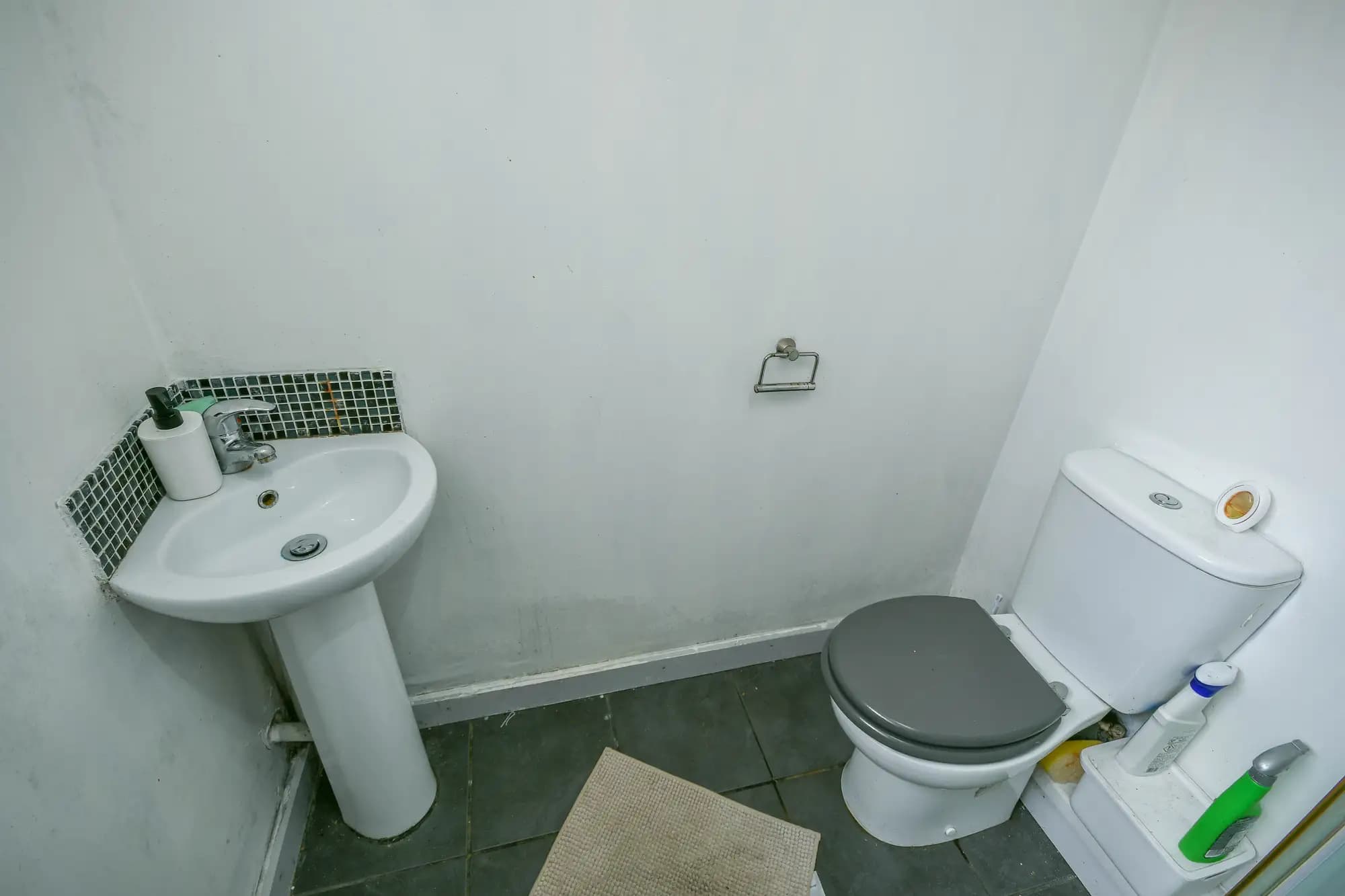 property photo 5 of 13