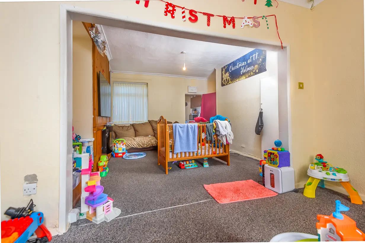 property photo 2 of 20