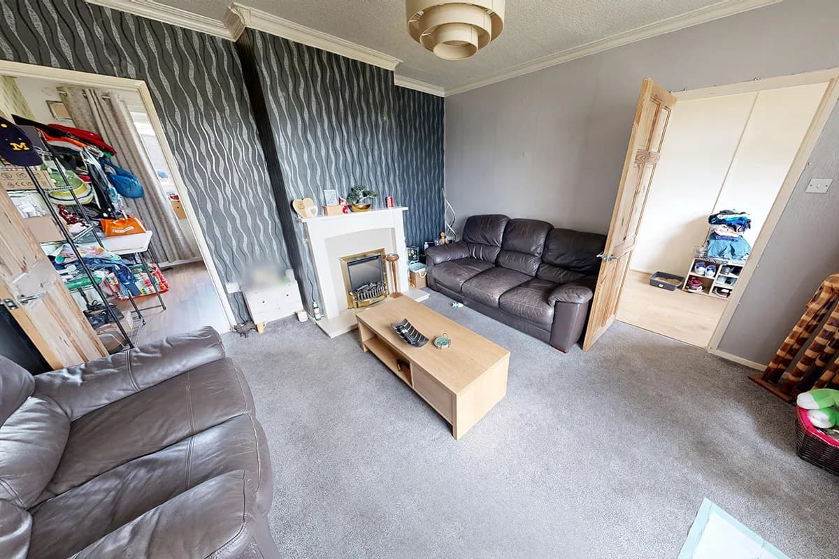 property photo 4 of 38