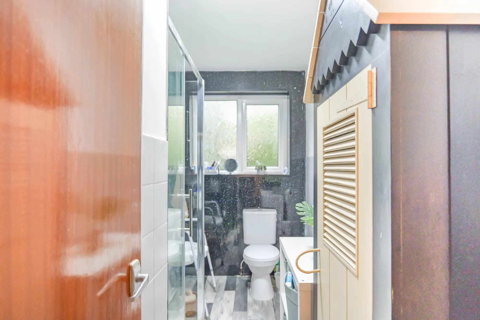 property photo 7 of 20