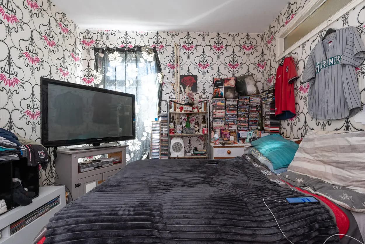 property photo 20 of 28