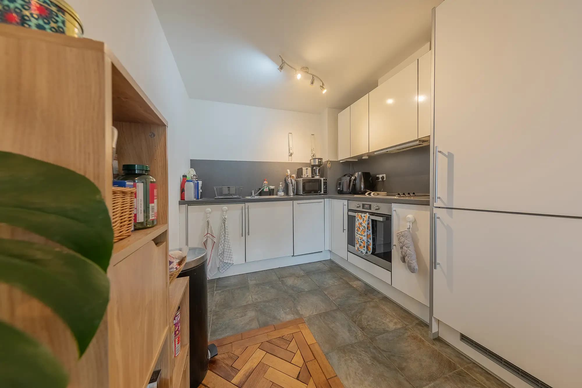 property photo 8 of 20