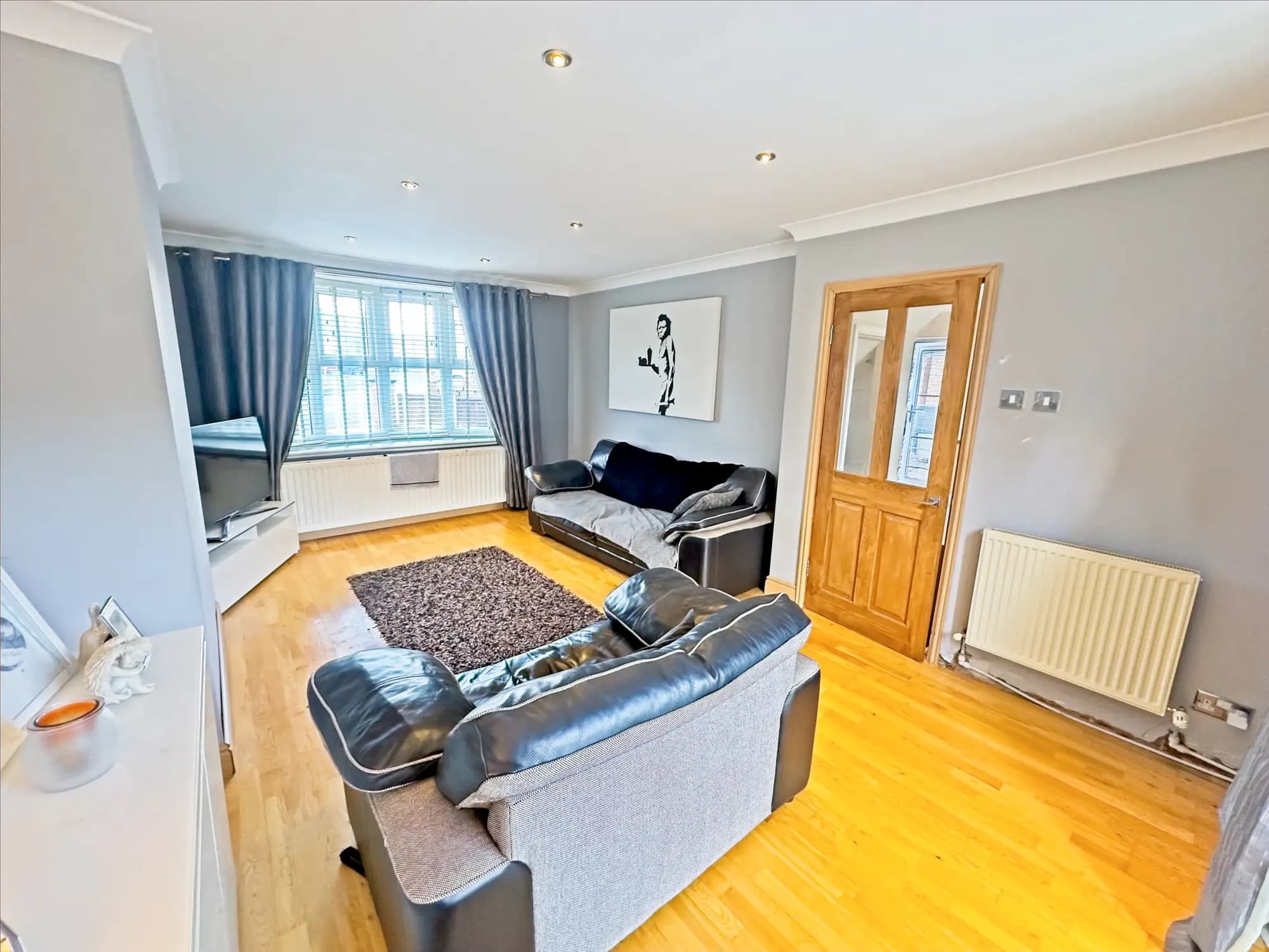 property photo 9 of 37