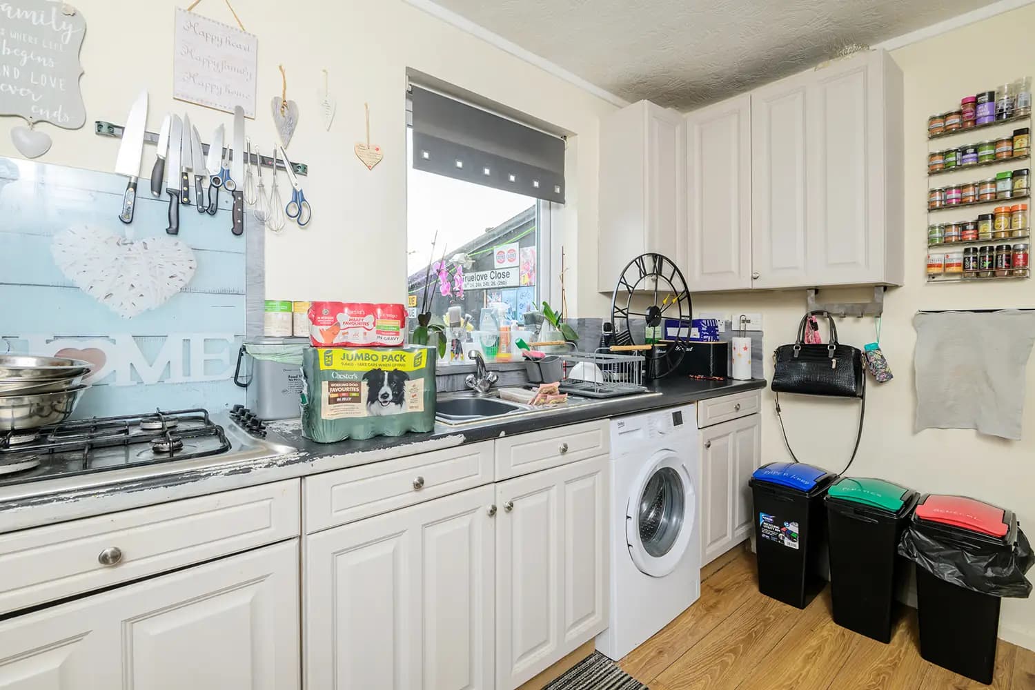 property photo 6 of 27