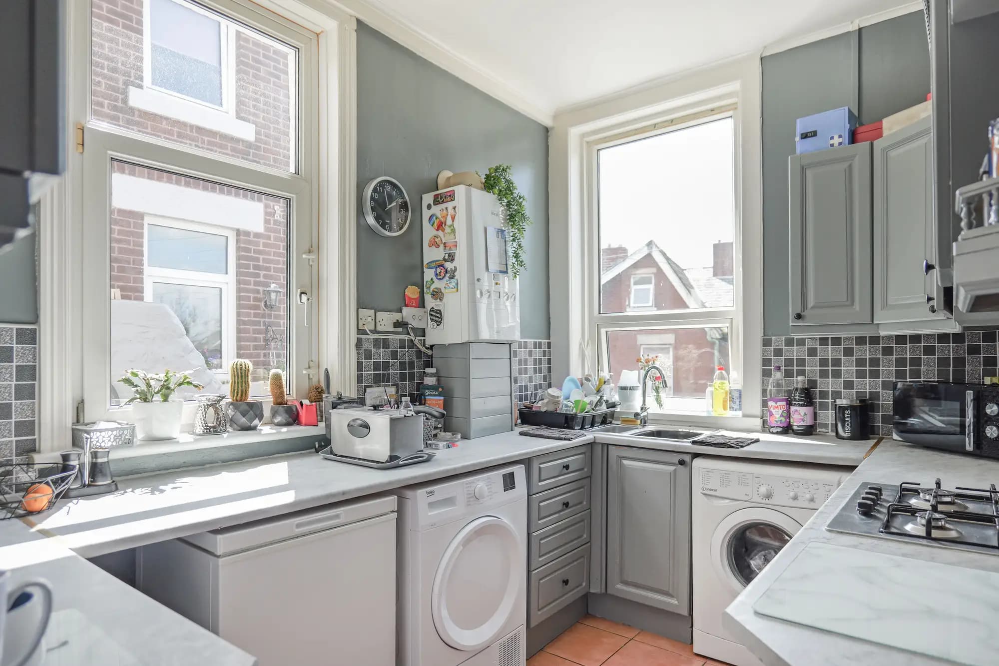 property photo 6 of 31