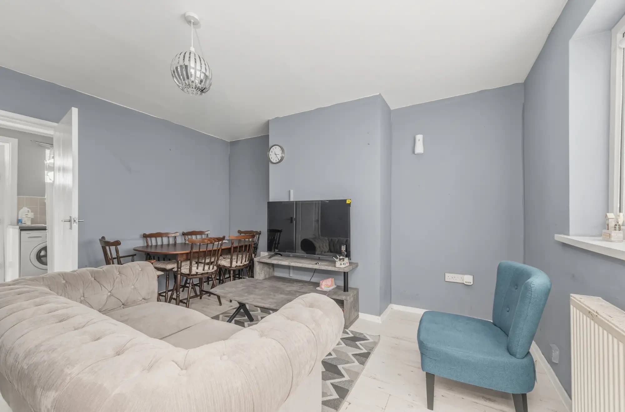 property photo 4 of 15