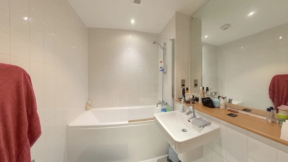 property photo 10 of 21