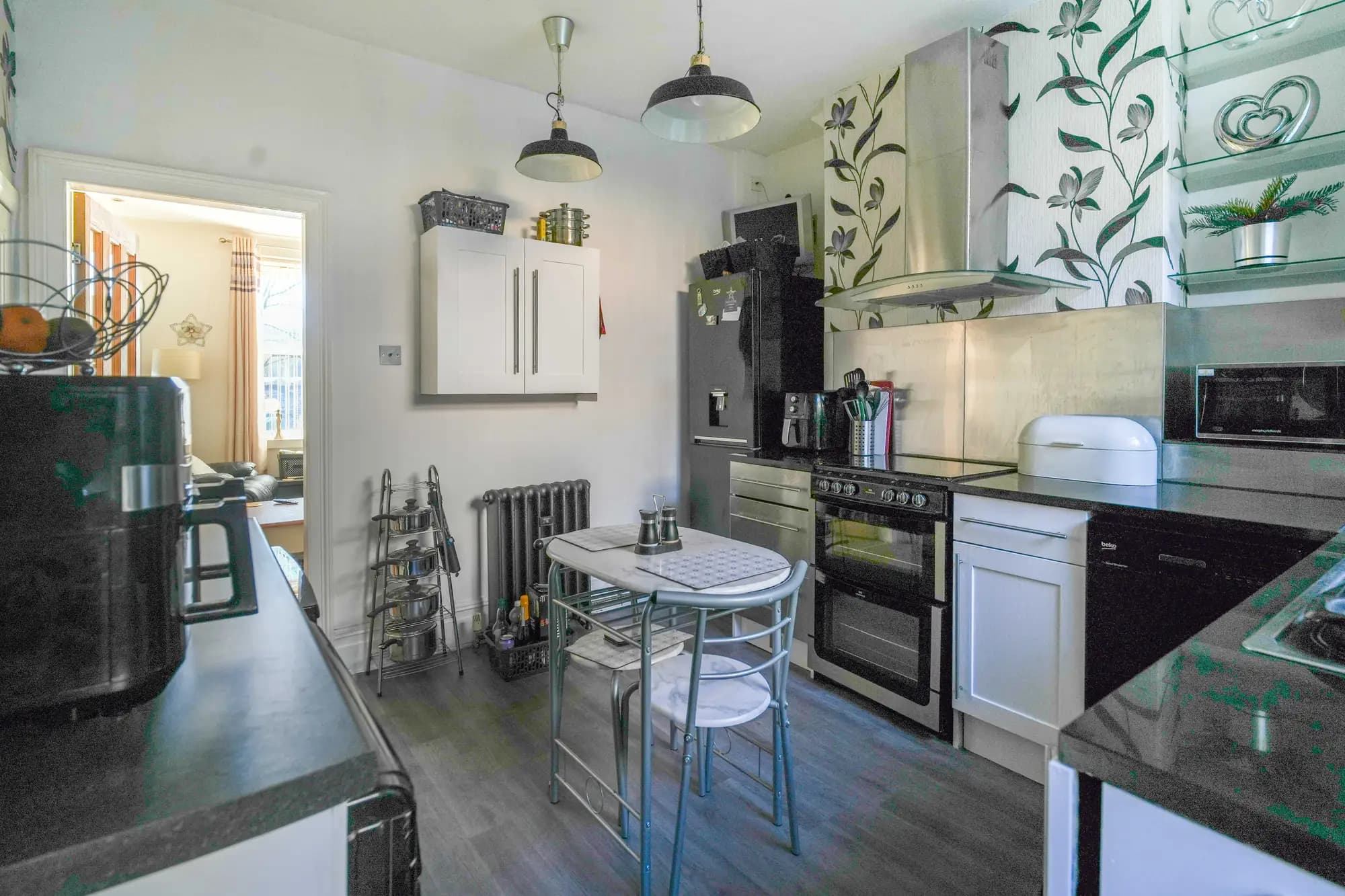 property photo 6 of 17