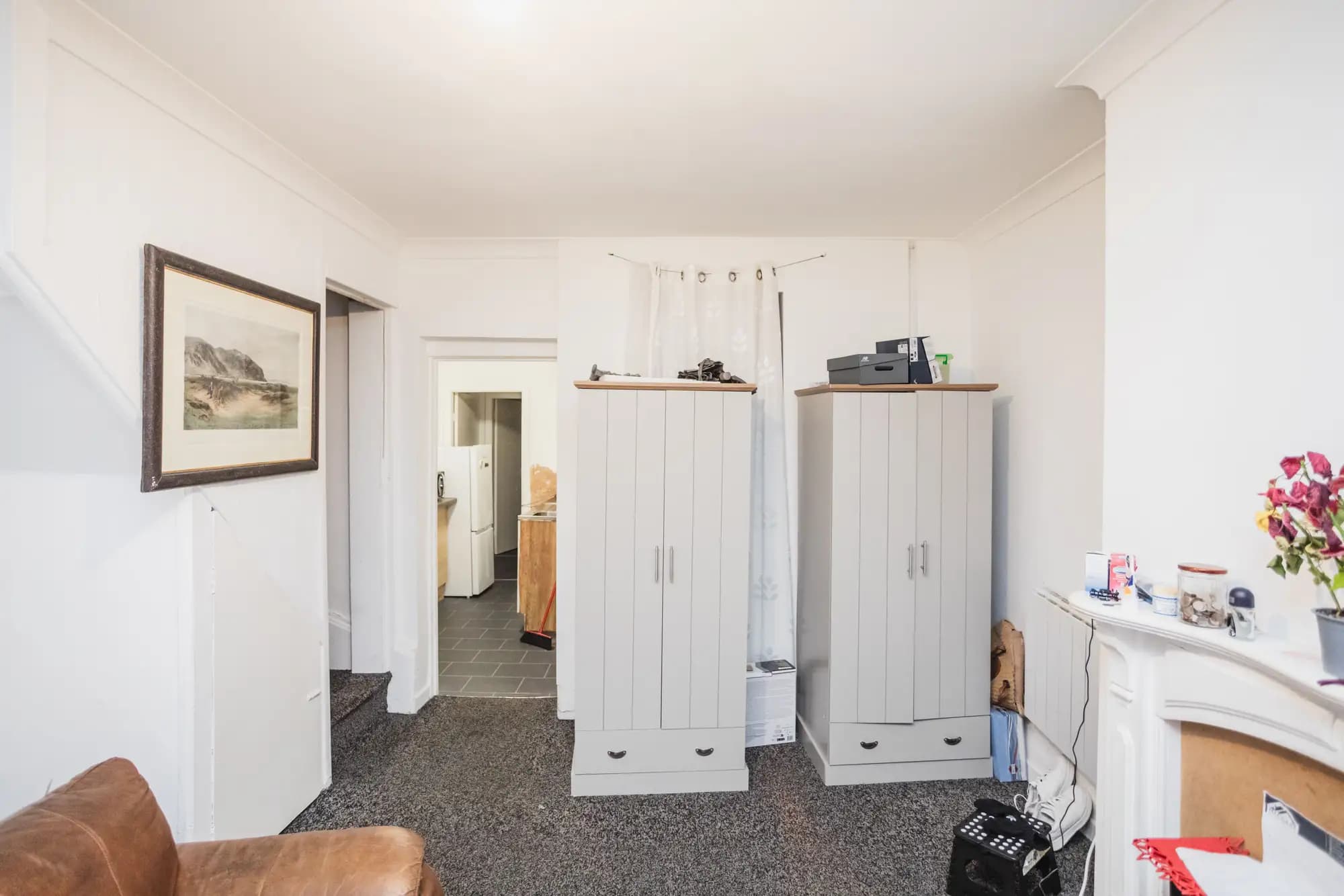 property photo 4 of 17