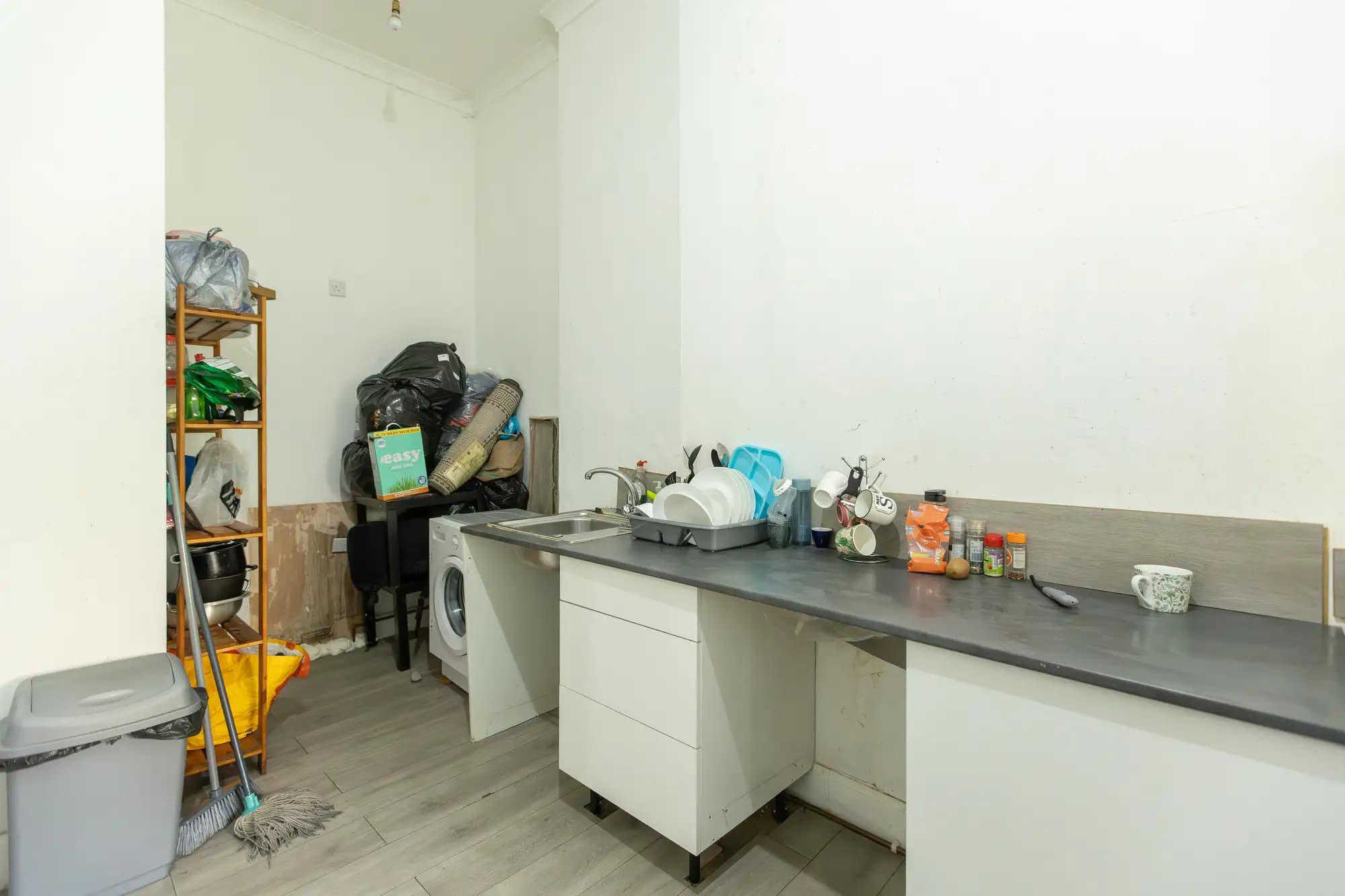 property photo 6 of 17