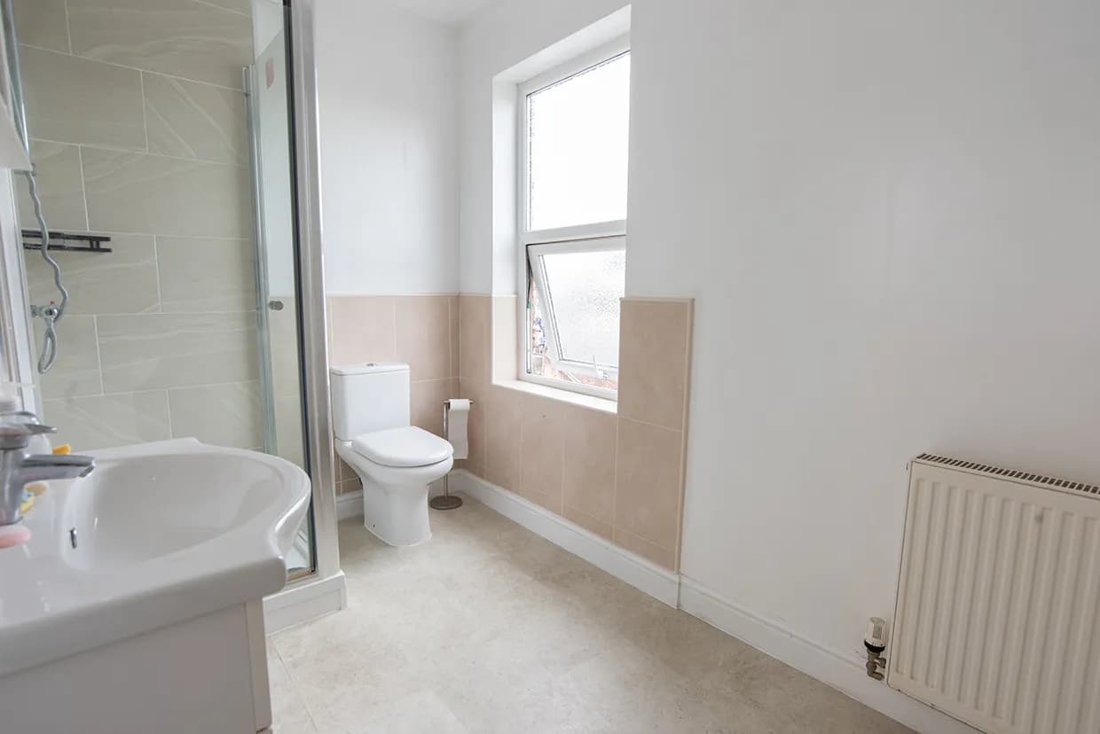 property photo 11 of 40