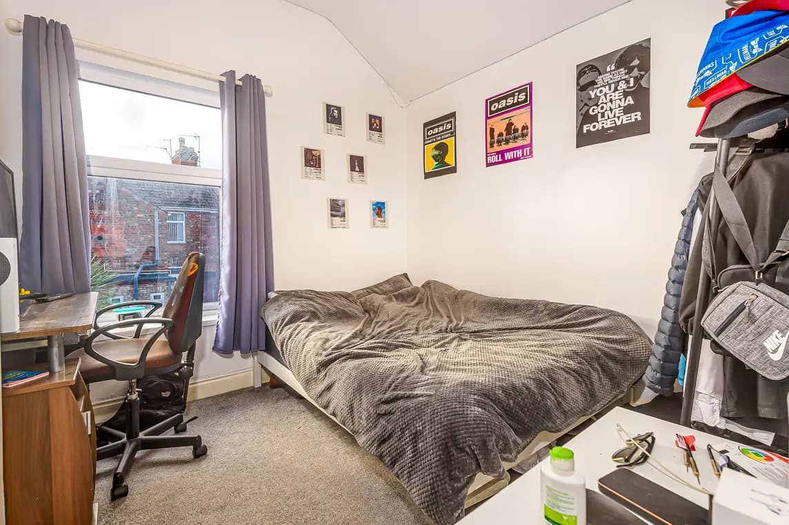 property photo 15 of 25