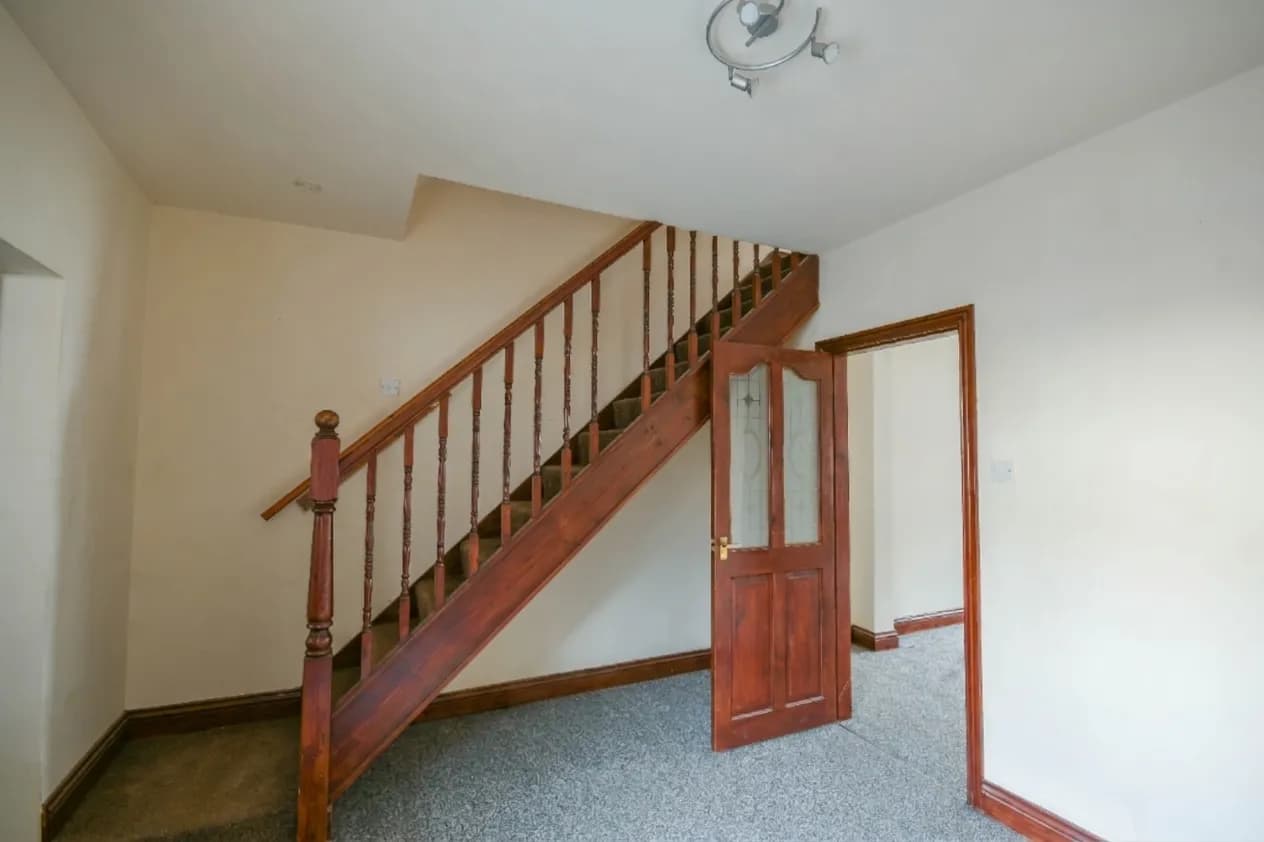 property photo 6 of 22