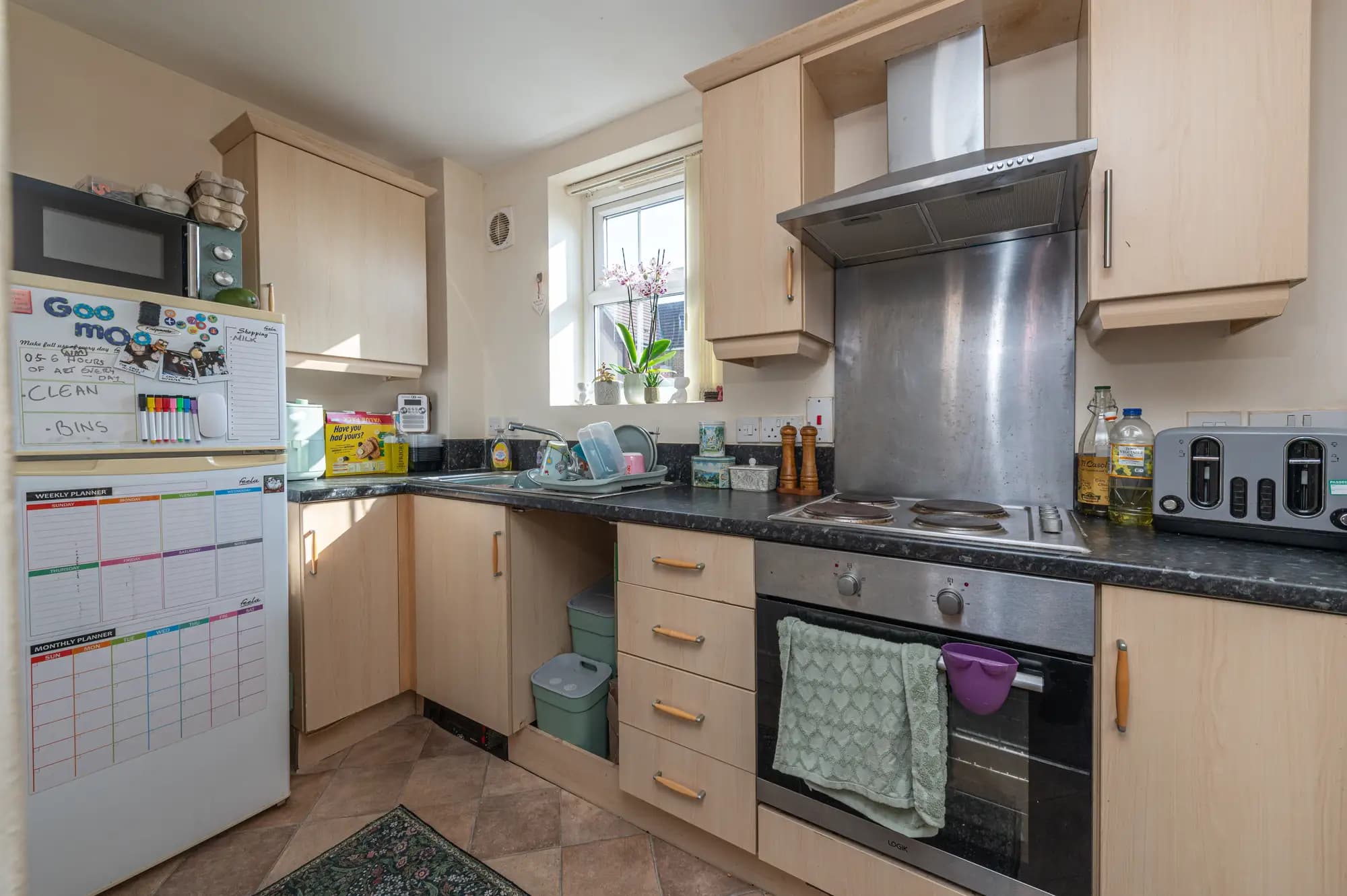 property photo 4 of 12