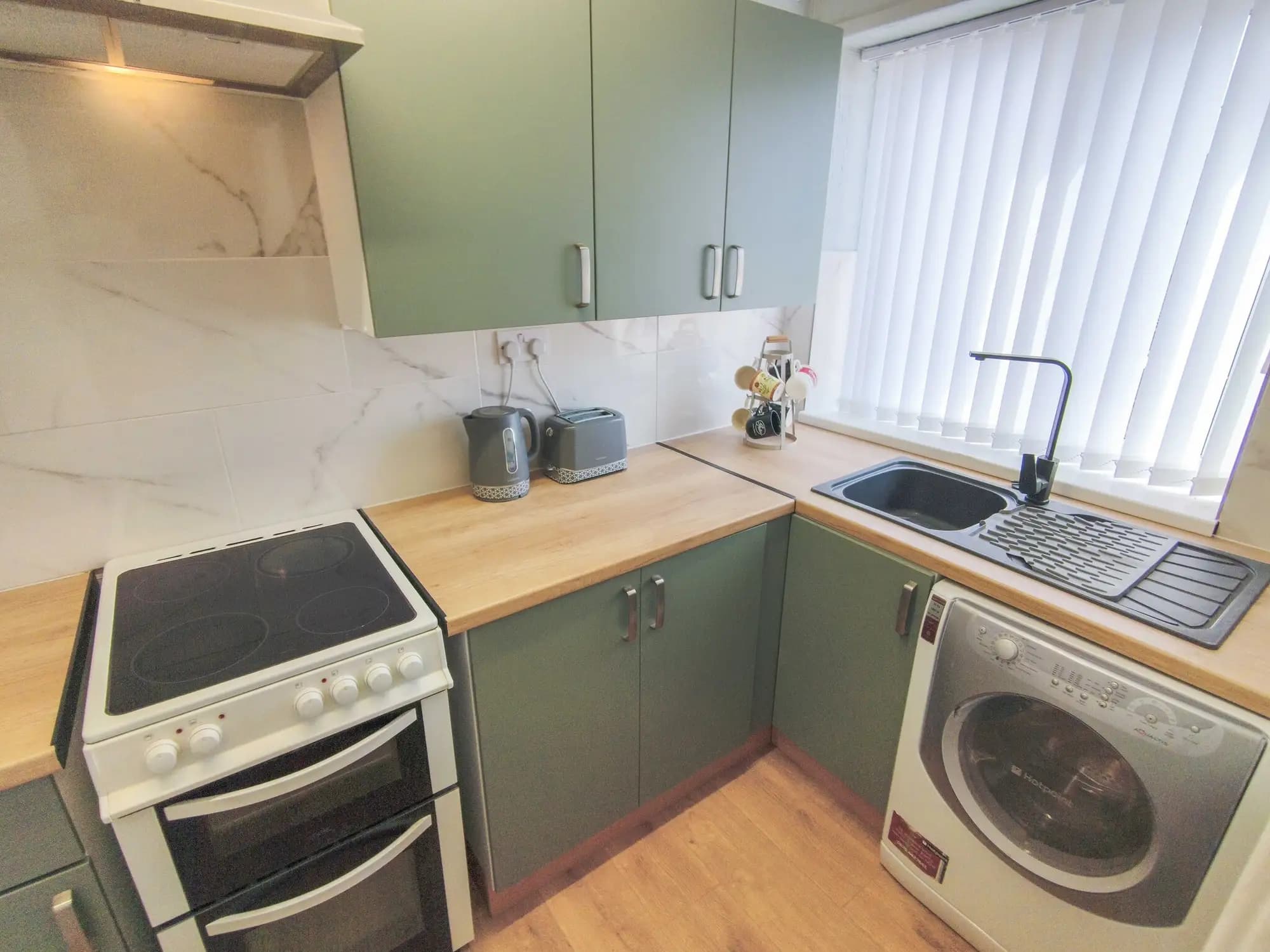 property photo 5 of 16