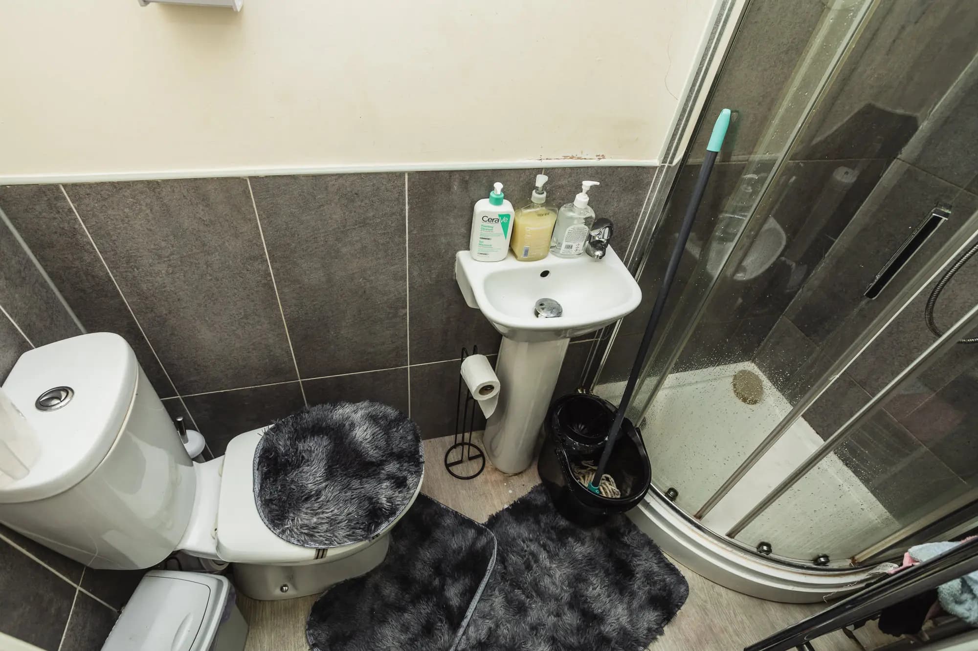 property photo 13 of 40