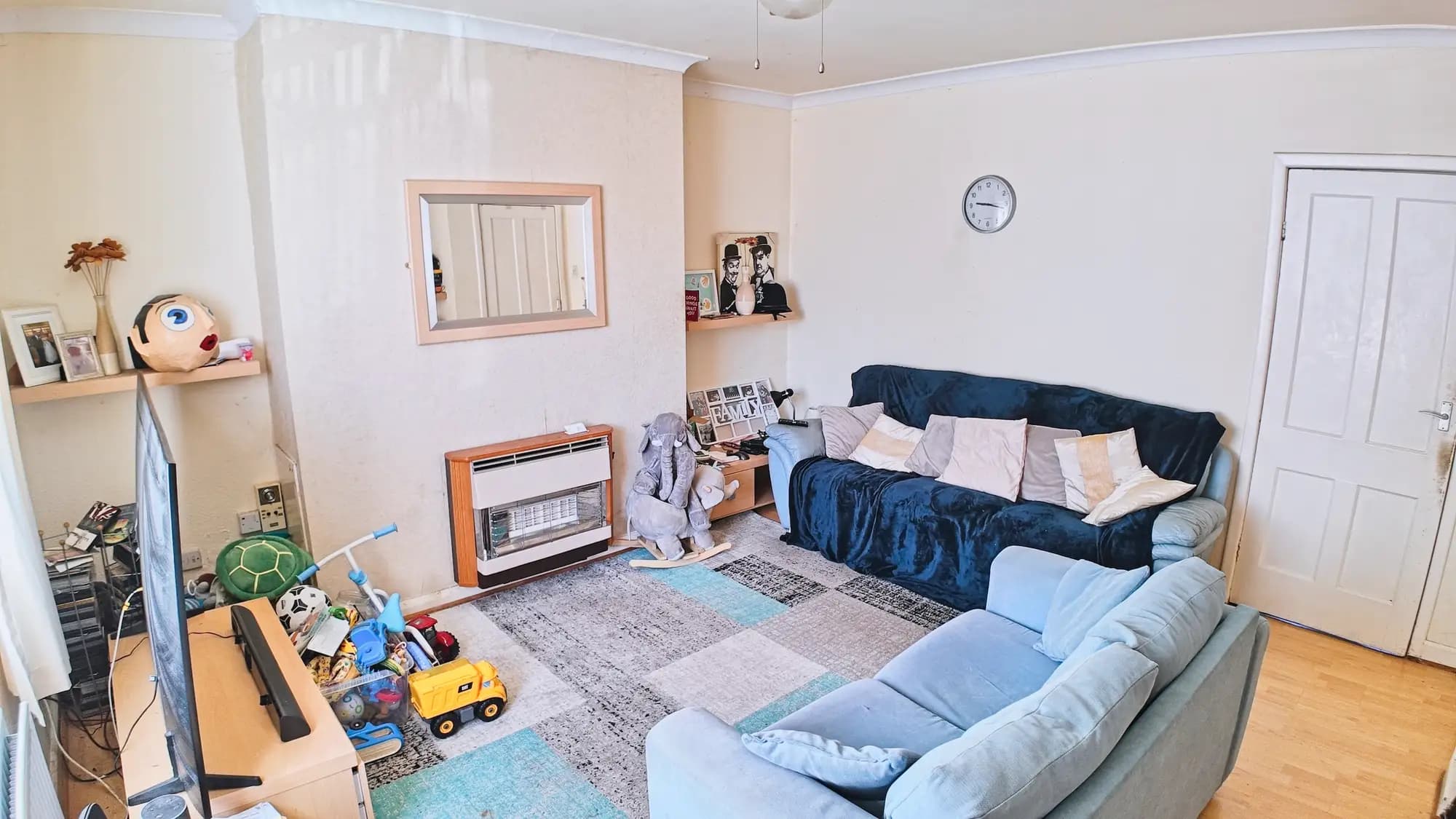 property photo 3 of 21