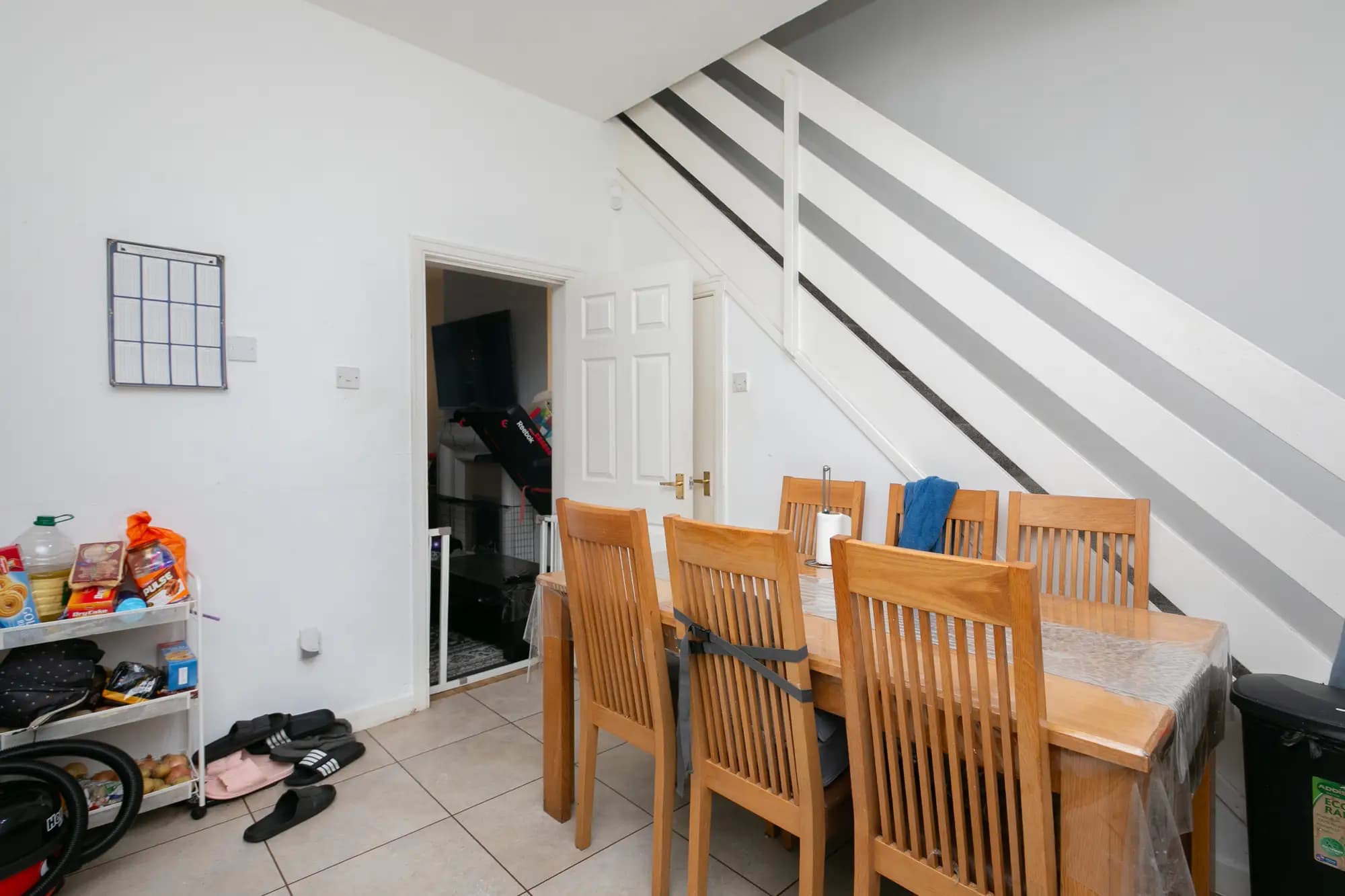 property photo 9 of 22