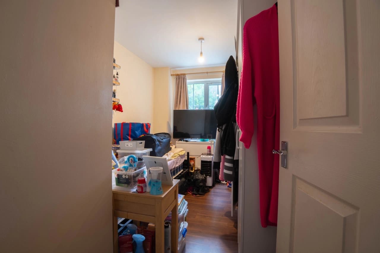 property photo 12 of 18