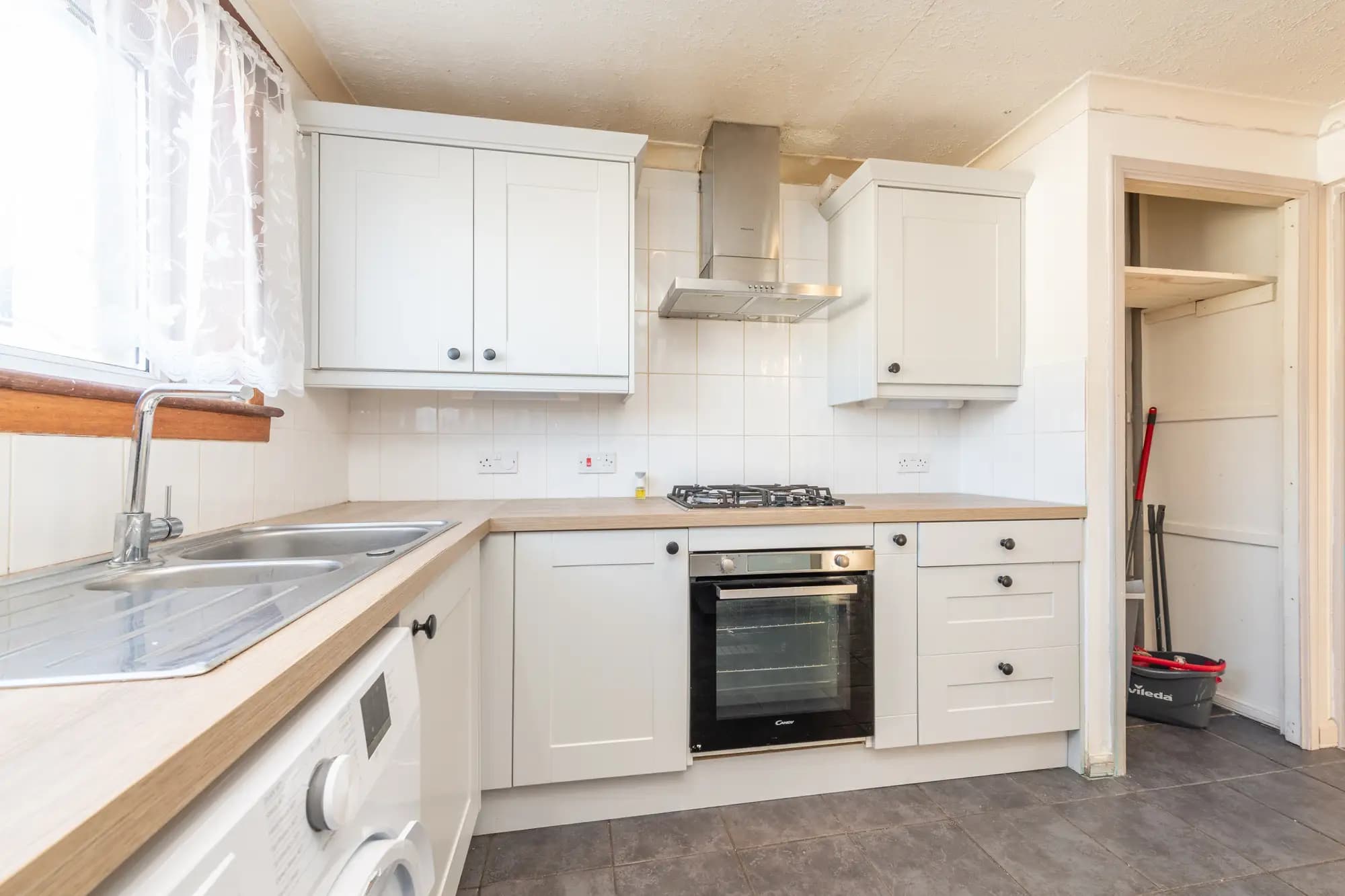 property photo 9 of 30