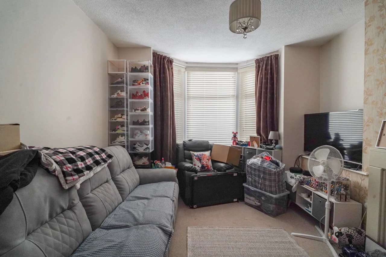 property photo 3 of 22