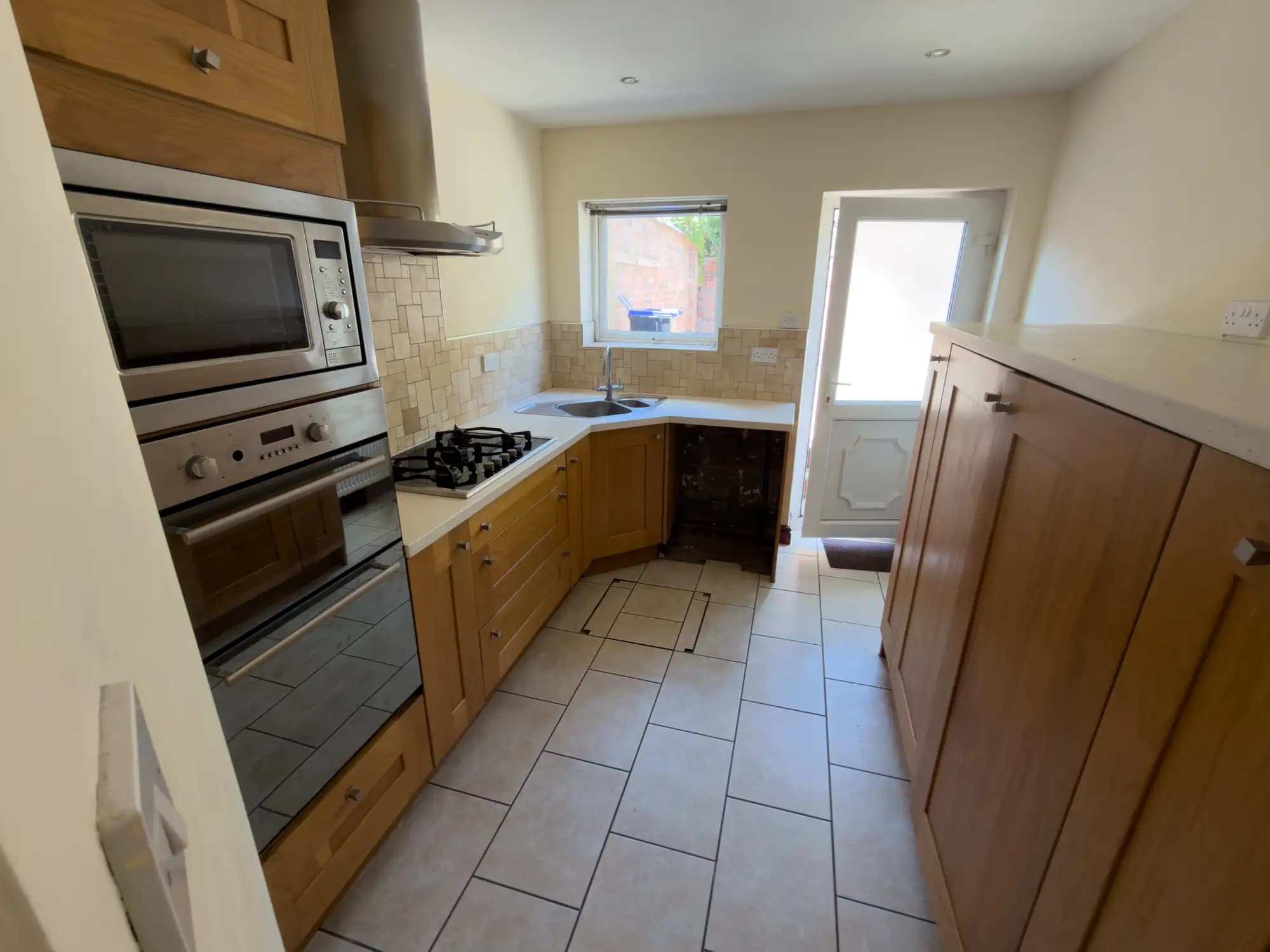 property photo 6 of 16