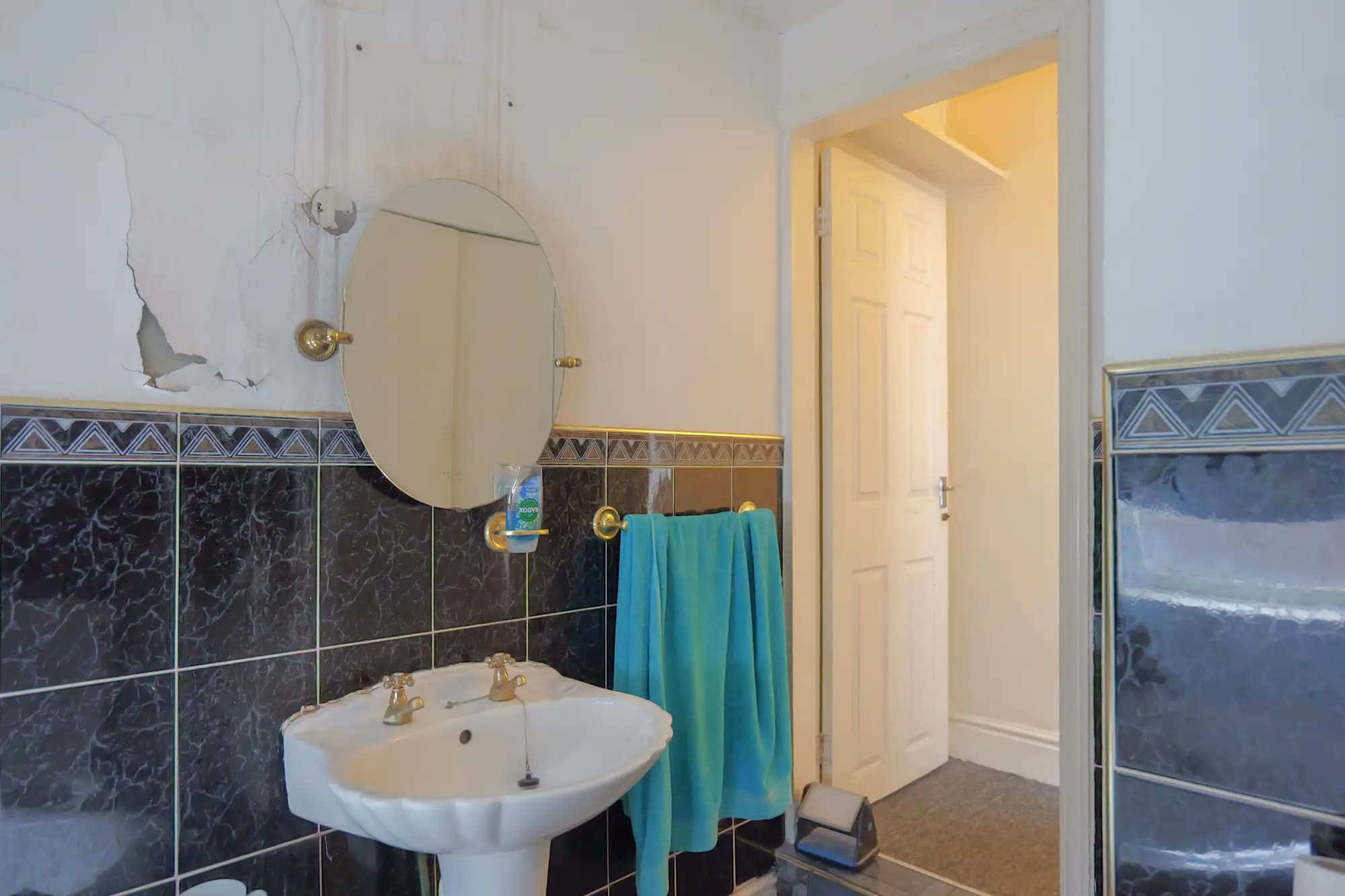 property photo 9 of 20