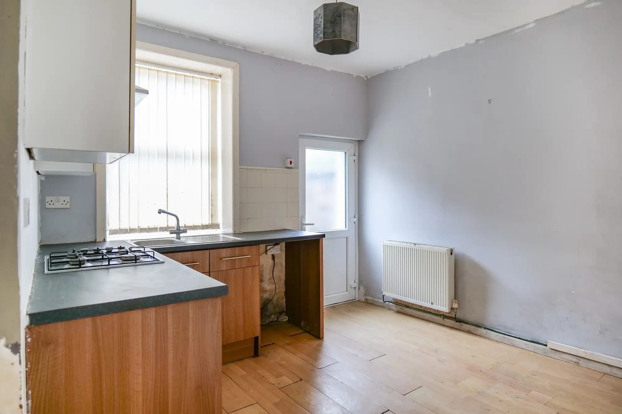property photo 5 of 15