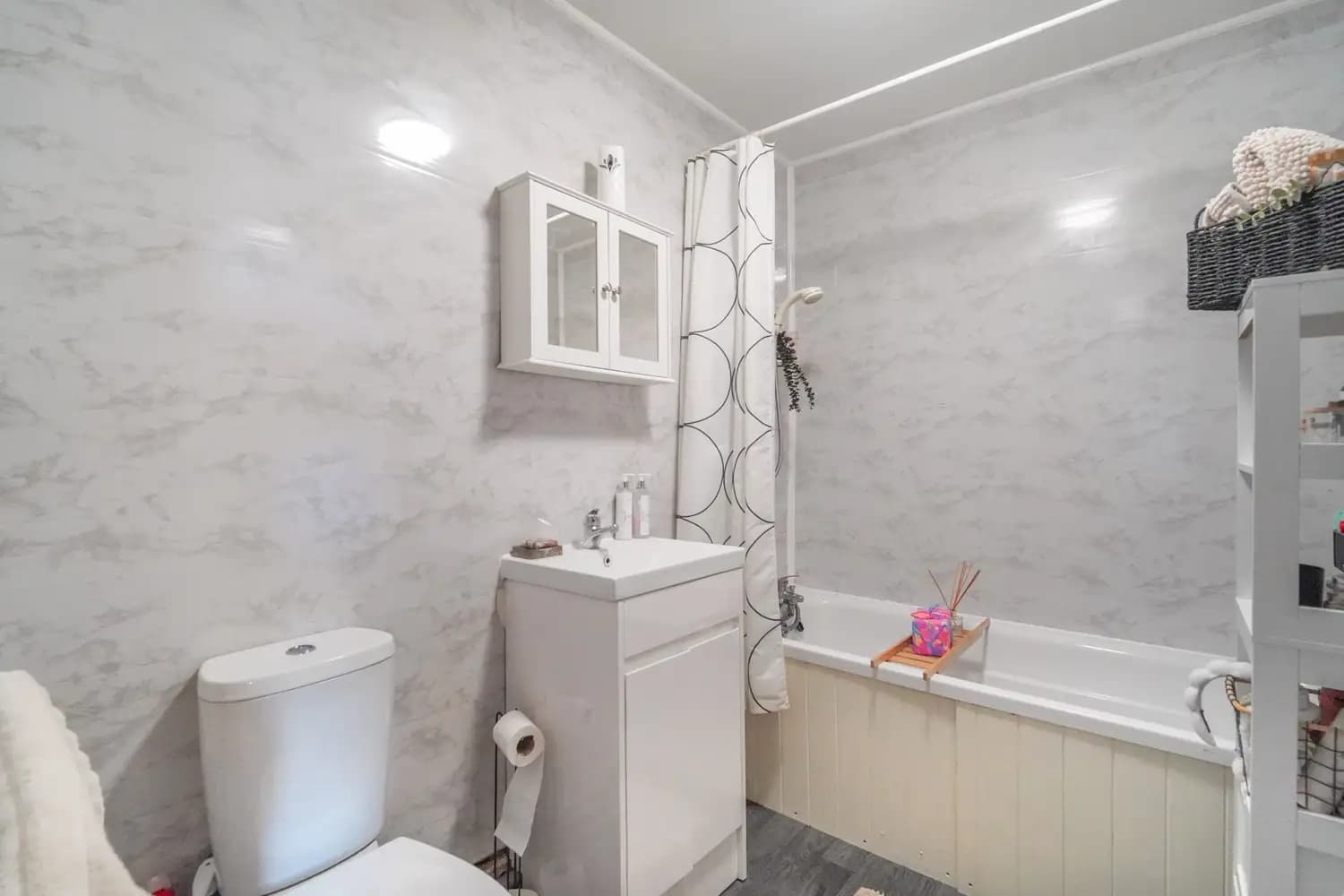 property photo 5 of 24