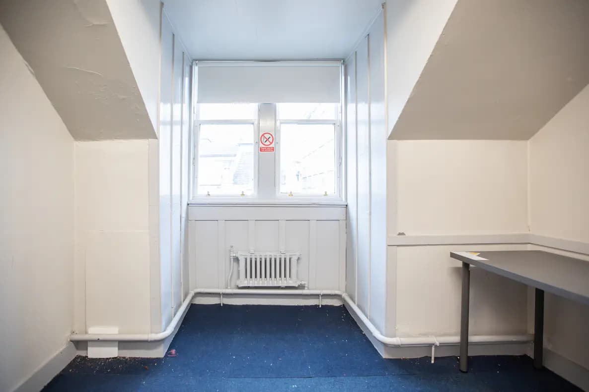 property photo 5 of 15