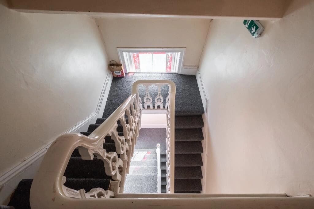 property photo 5 of 40