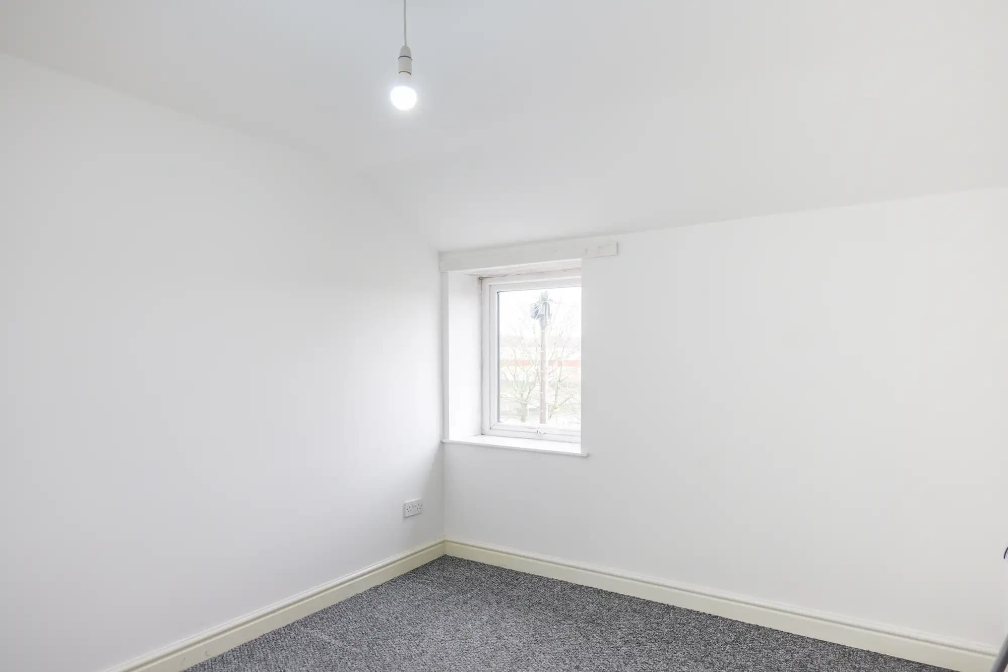 property photo 10 of 16