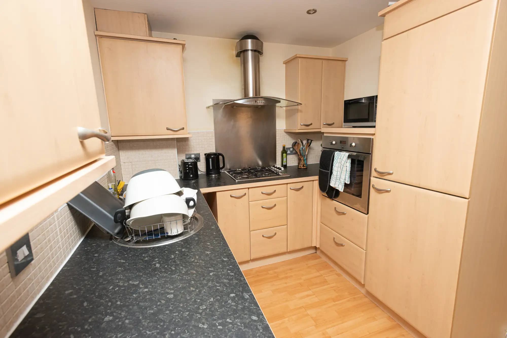 property photo 9 of 25