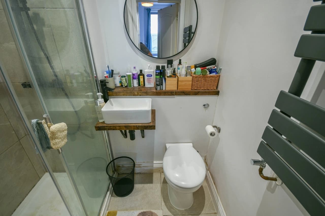 property photo 11 of 22