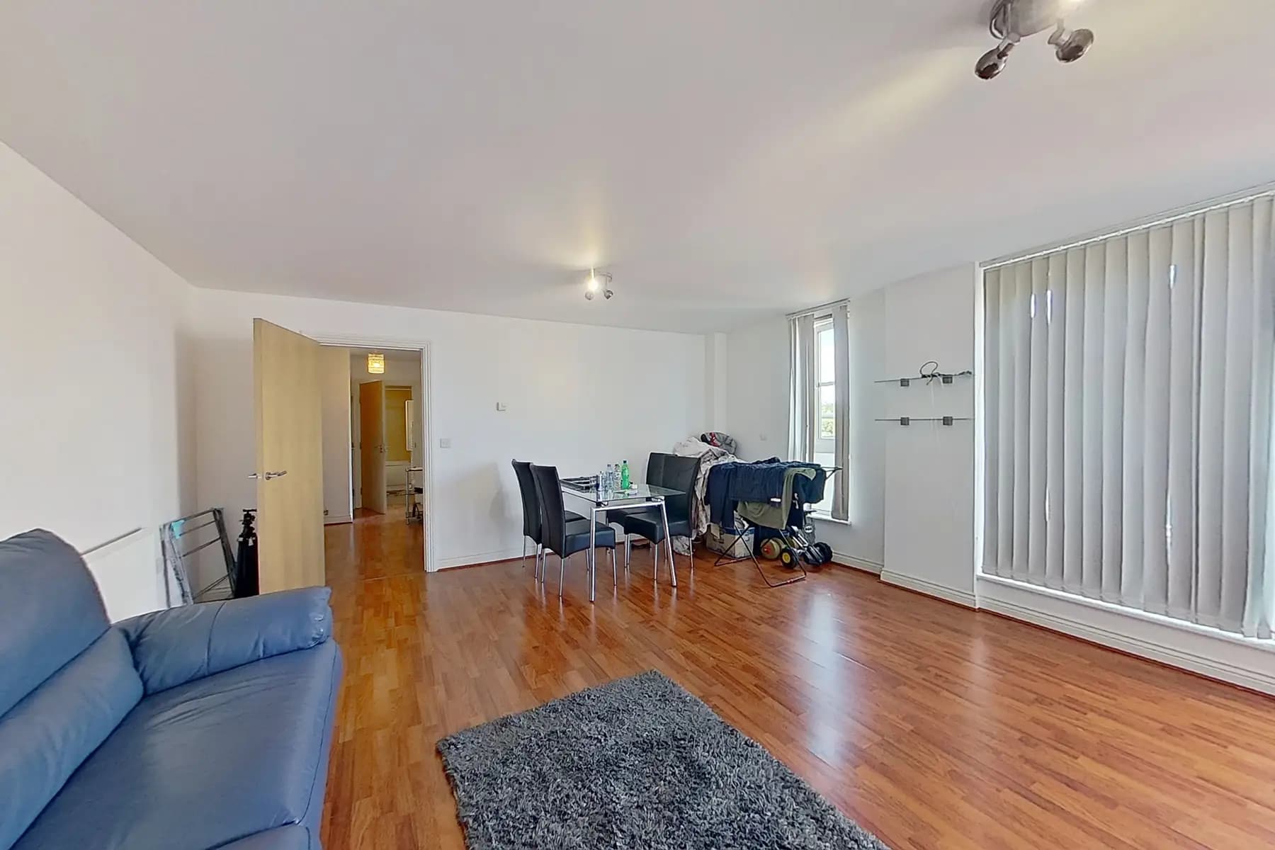 property photo 5 of 15