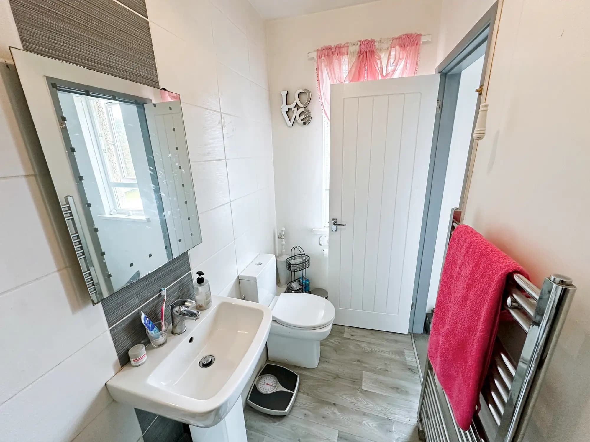 property photo 9 of 32
